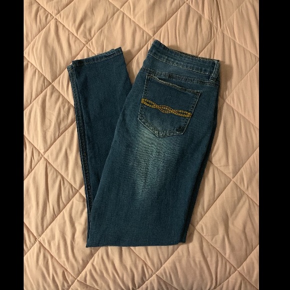 Long Ripped Jeans - Picture 2 of 2